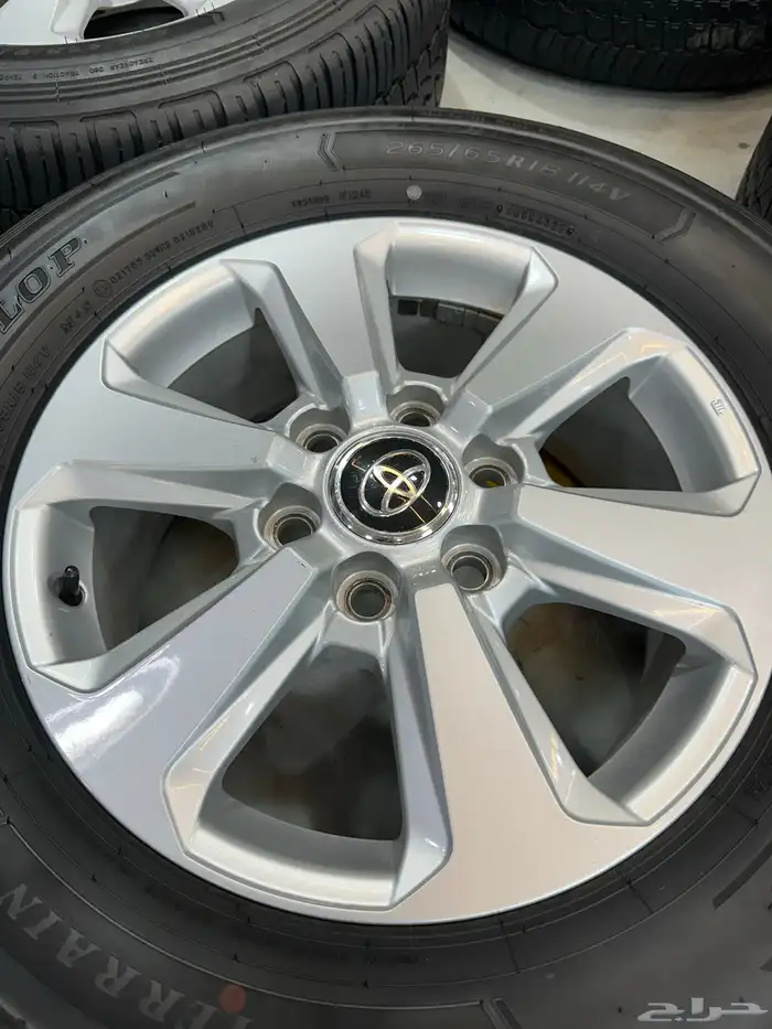 جنوط لاندكروزر 2023 مقاس 18 أصلي وكالة 4