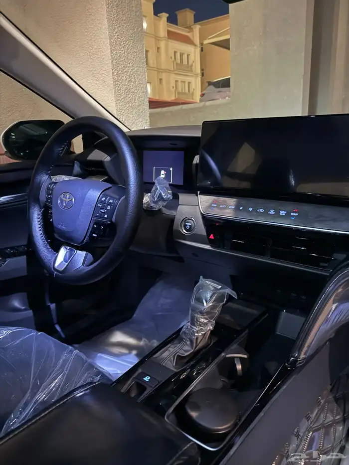 كامري 2025 نص فل هايبرد و بنزين 1