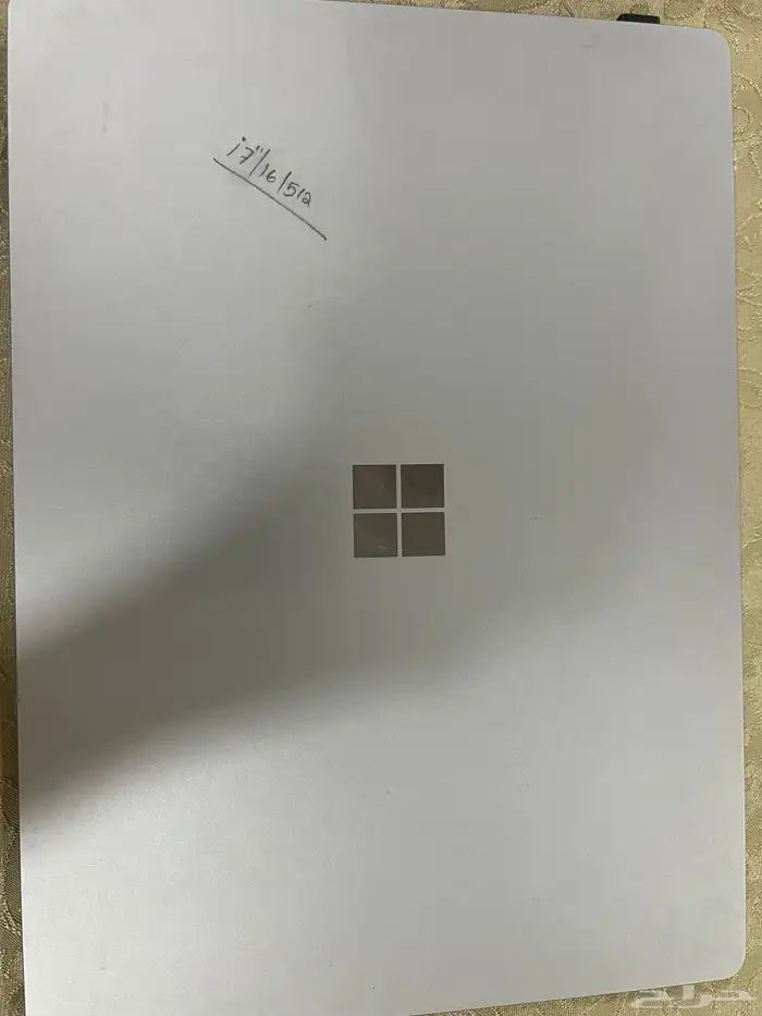 سورفس برو بحالة ممتازة core i7 الجيل 11 رام 16 8