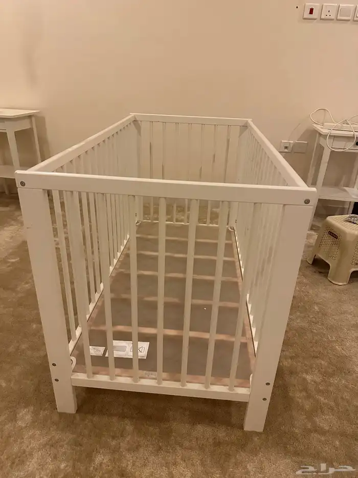 سرير اطفال 0