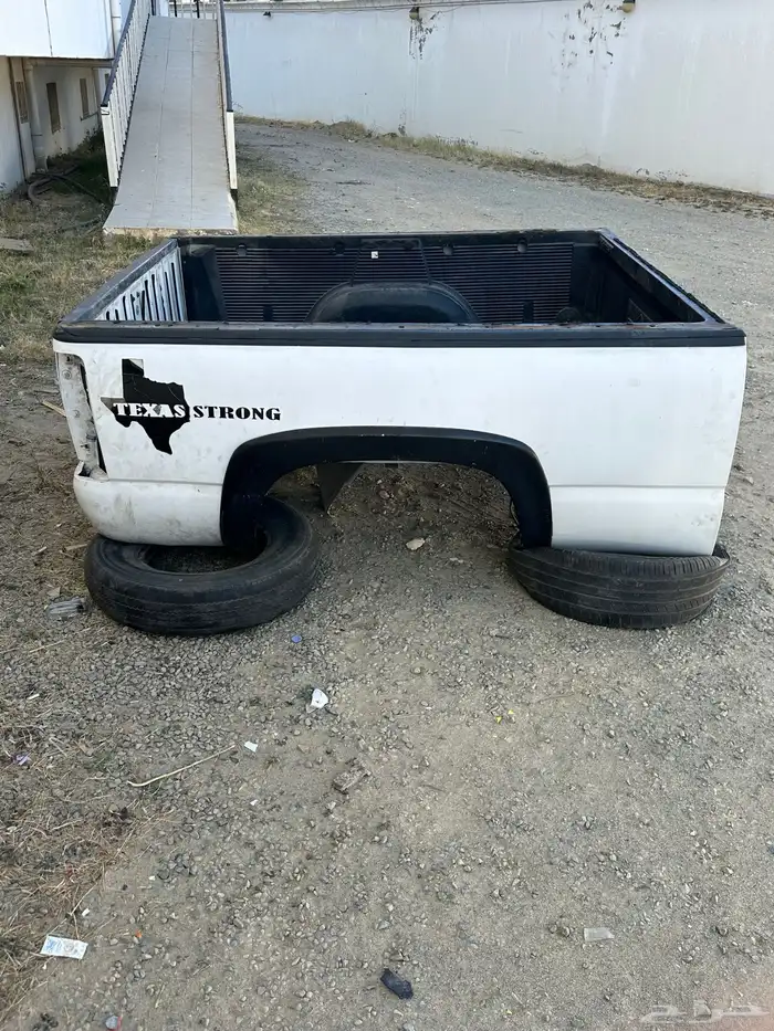 صندوق جي ام سي 2006 غماره ونصف نظيف .. 1