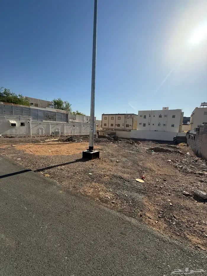 للبيع ارض في حي الربوة (الزهرة) م580 ثلاث واجهات 2