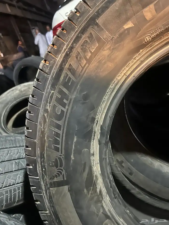 كفرات مشلان امريكي ربع حجري مقاس275 70 18 7