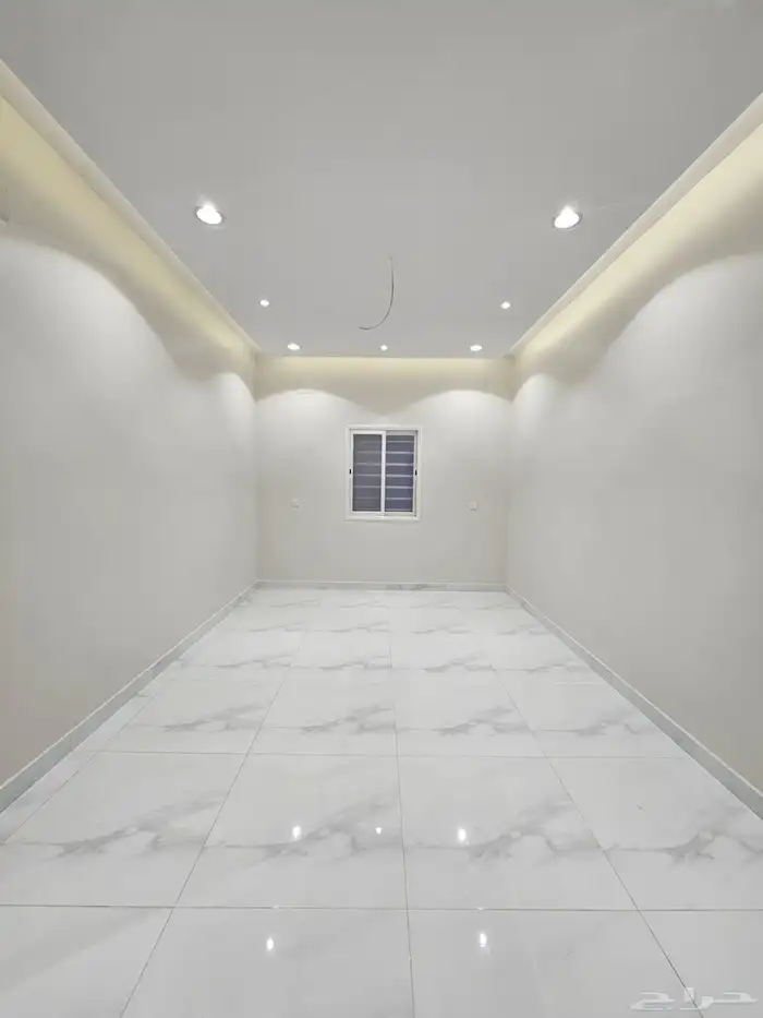 للبيع شقه ارضيه ببايكة سيارة ف ابها المحاله حي الزهور 5