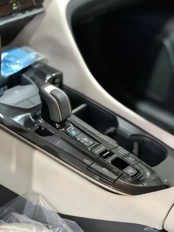 تويوتا   كروان برستيج هايبرد 2026 جديد سعودي 146.600شامل 10