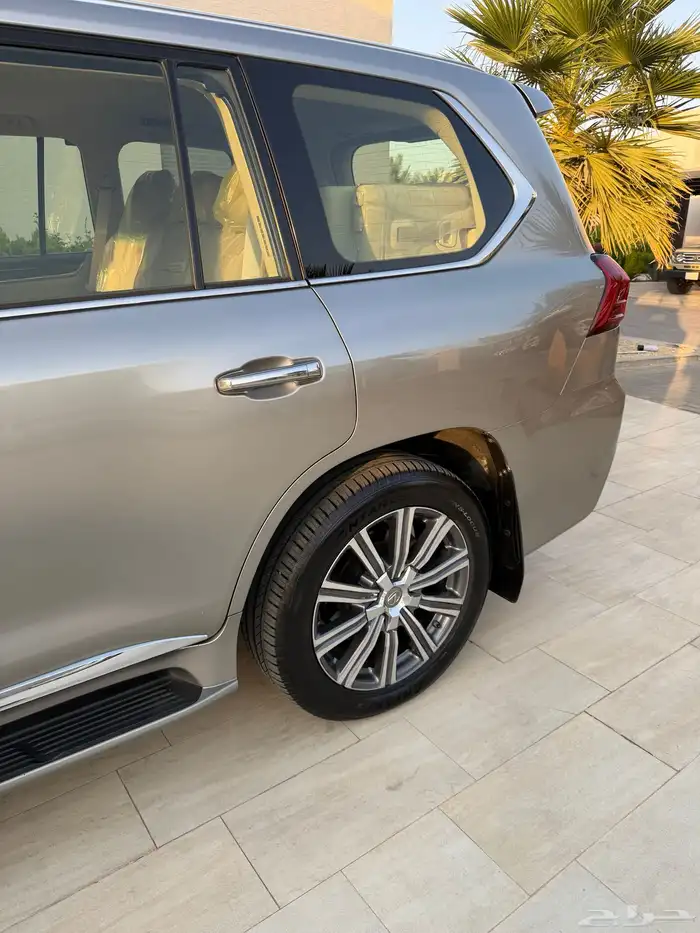 جيب لكسز 2016 تيتانيوم LX 20