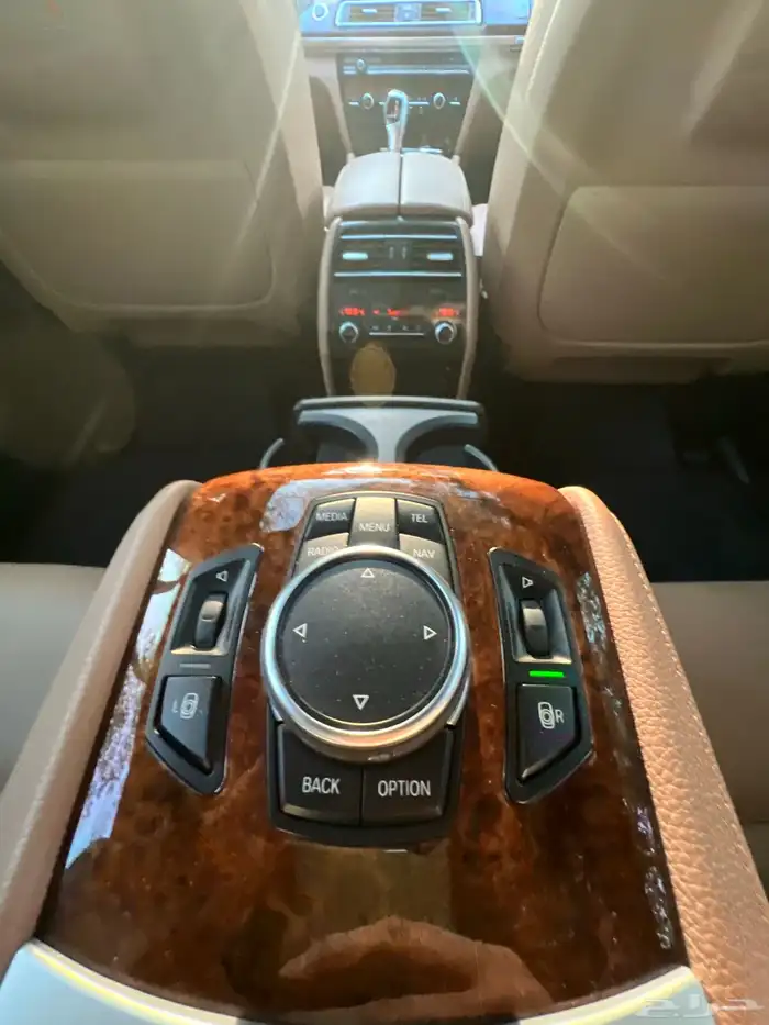 مخزن BMW 730LI الناغي 2015 مواصفات خاصة 93