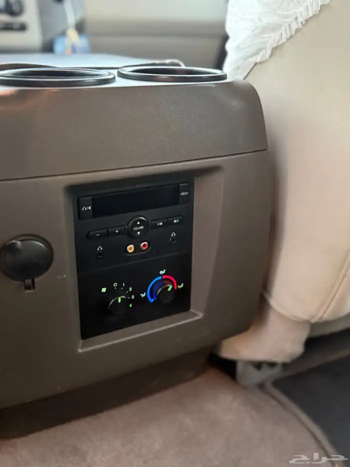 فورد اكسبديشن 2014 نظيف 26