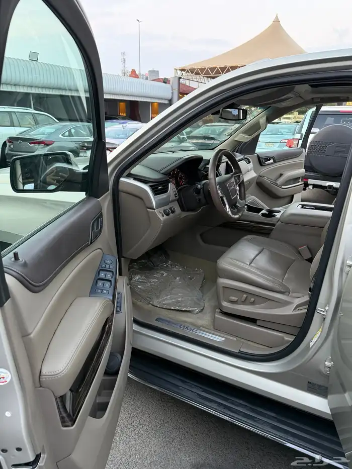 يوكن 2017 SLT دبل فل كامل سعودي 17