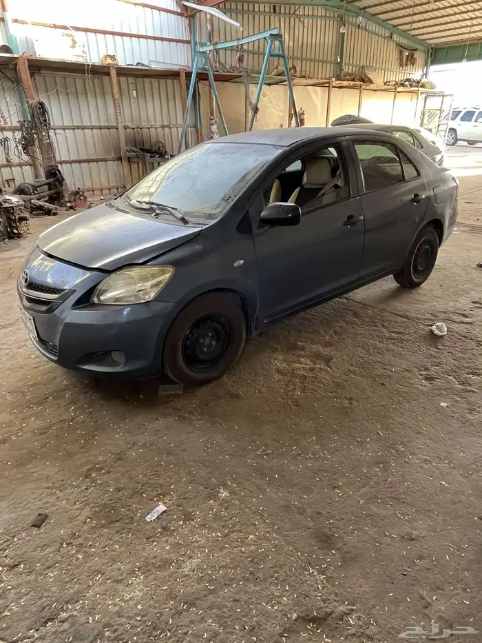 للبيع يارس 2010 يبي لها مكينة 2