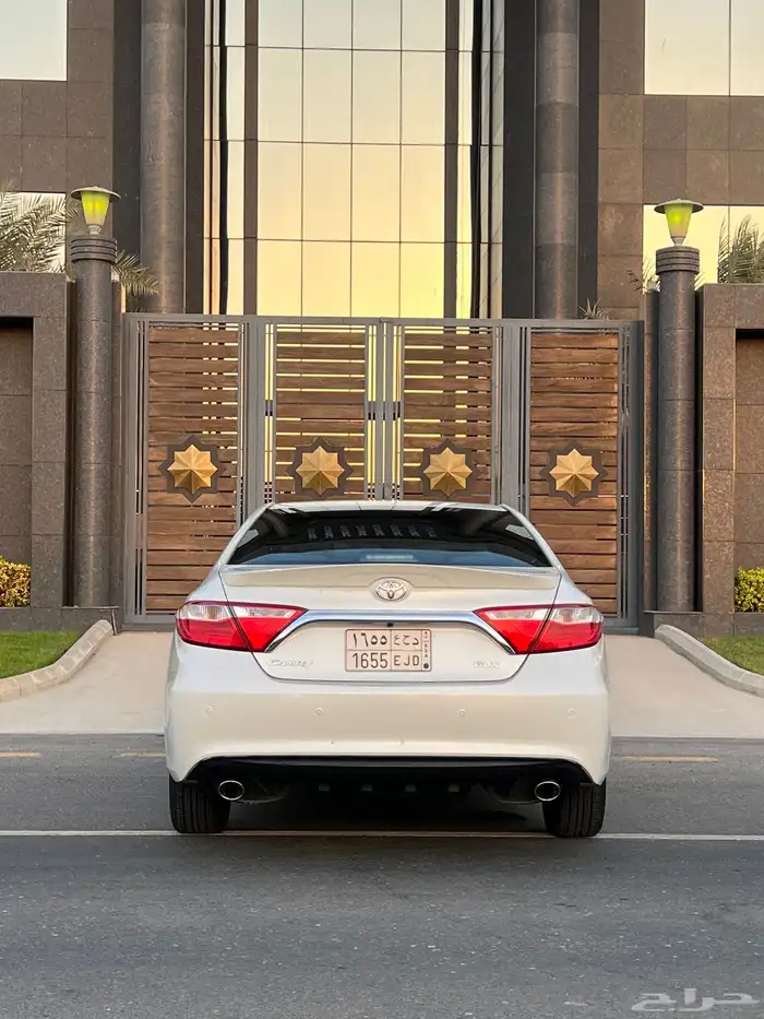 كامري 2017 فل كامل GLX بدي وكاله حتى صدامات وكاله نظيفه جدا 10
