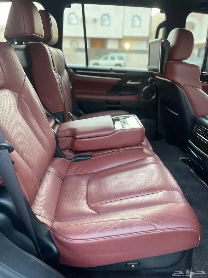 للبيع لكزس LX570s سعودي بودي بلد 22