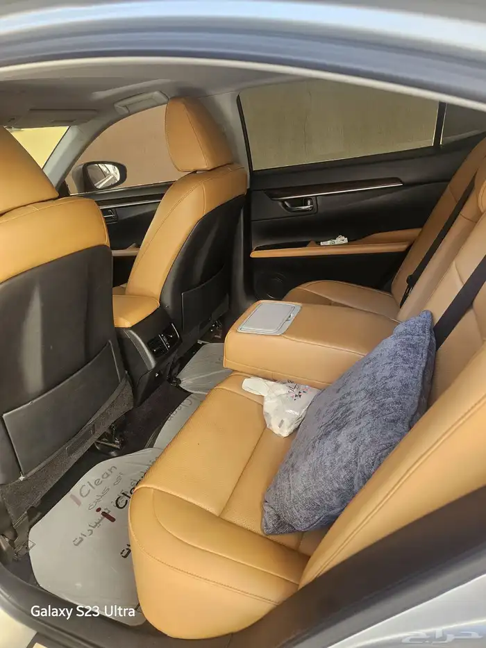 للبيع سياره موديل 2014 نوع السياره لكزسES 350 وارد الامارات 4