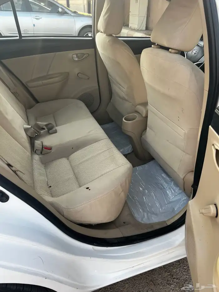 تويوتا يارس 2015 10