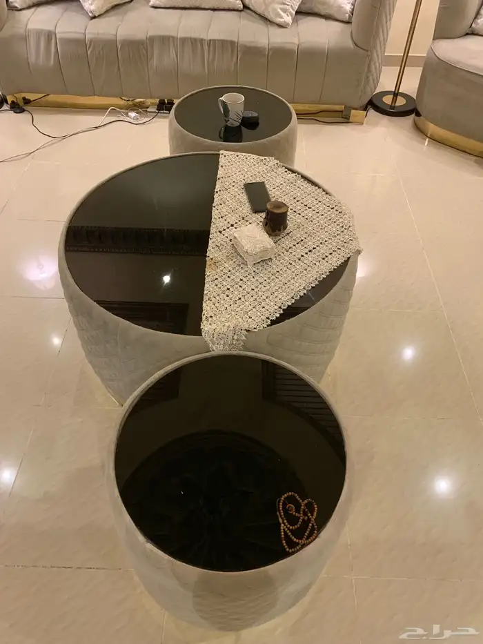 غرفة جلوس كبيرة نظيفة 5