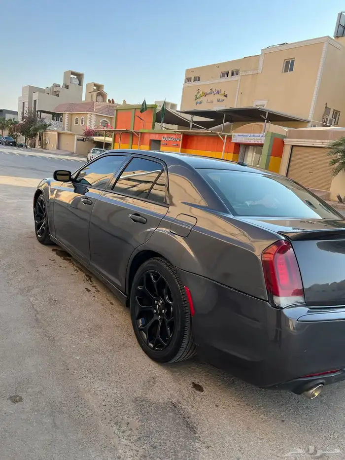 كرايسلر 300s V8 5