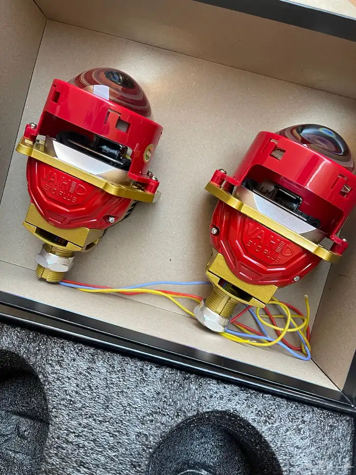 متوفر عدسات لد لجميع السيارات 4