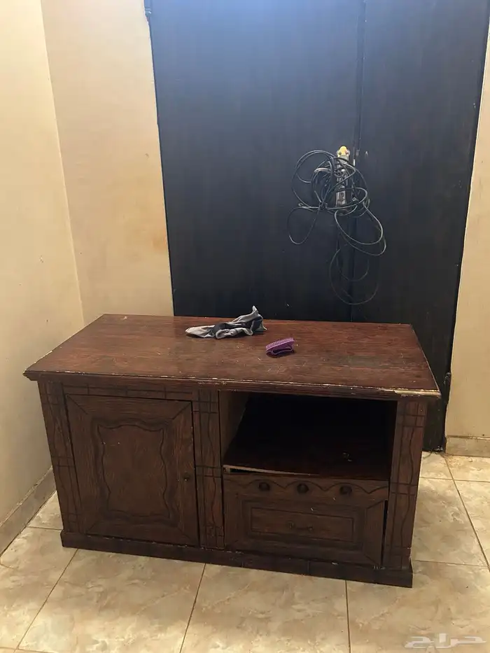 غرفة نوم وكنب وطاولات وفرن وشاشه 5