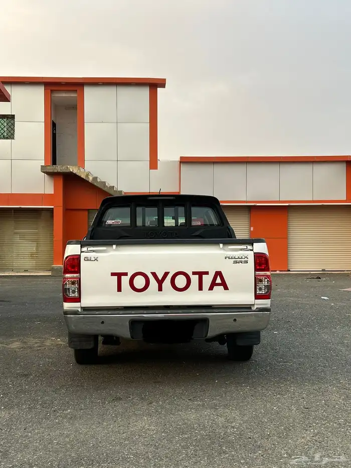 هايلوكس 2015 نضيفه ممشى قليل 9