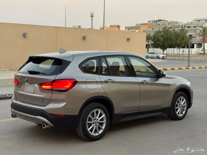 للبيع BMW X1 2022 وكاله 4