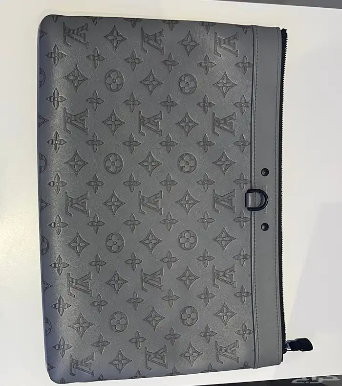 شنطة (باوتش)لويس فيتون اصلية رجالية ونسائية 0