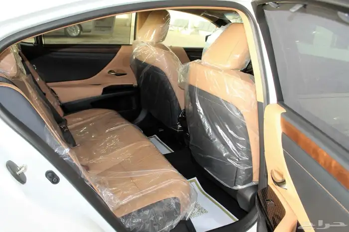 لكزس - ES250 لاكجيري - 2025 - نص فل - خليجي 24