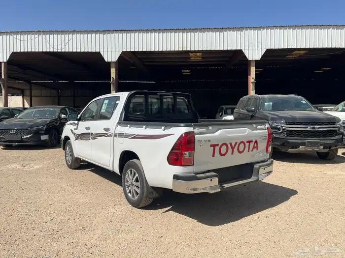 تويوتا هايلوكس 2025 GLX2 3