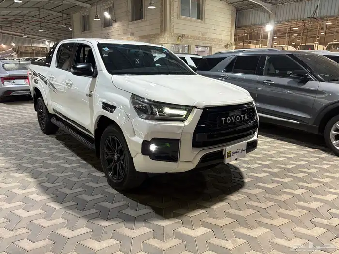 تويوتا هايلوكس 2023 ديزل 2