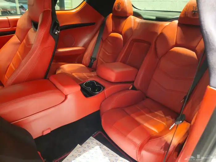 النوع  مازيراتي الموديل   2014 العداد  80 8