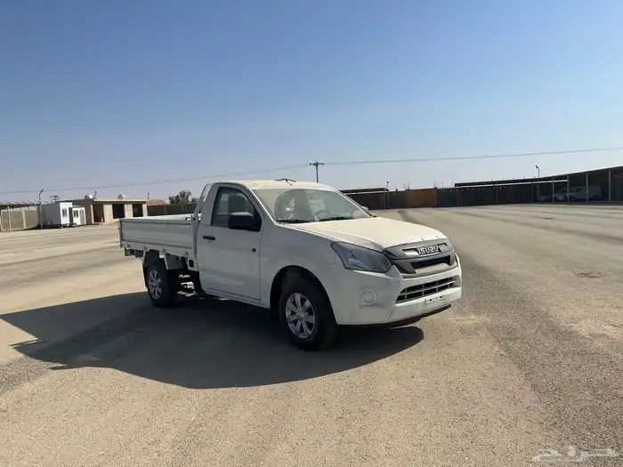 ايسوزو ديماكس 2025 جوانب 1