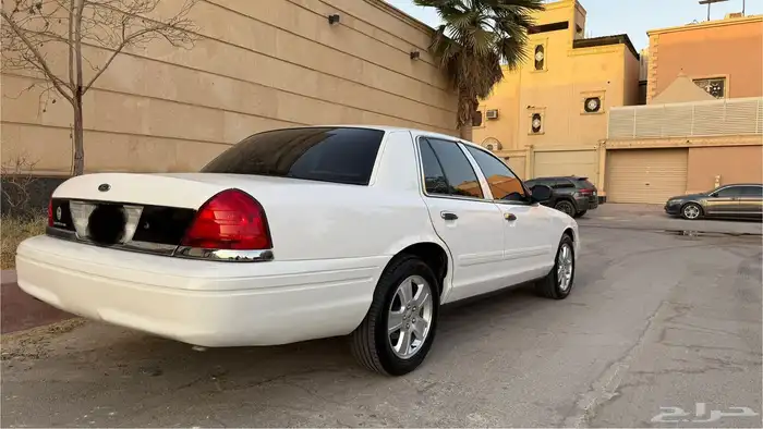 فورد فكتوريا 2011 مخزن 10