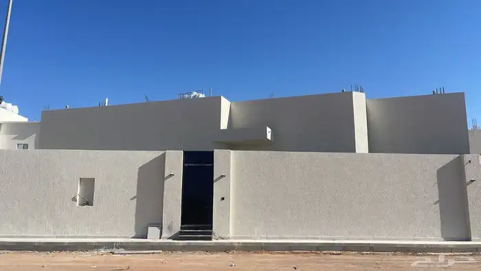 للبيع دور تاسيس شقتين حي الجبل 19