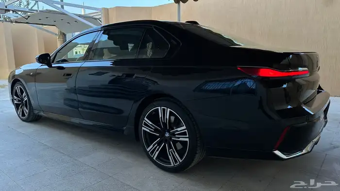 بي ام دبليو 2023 735Li كت M ممشى قليل 10