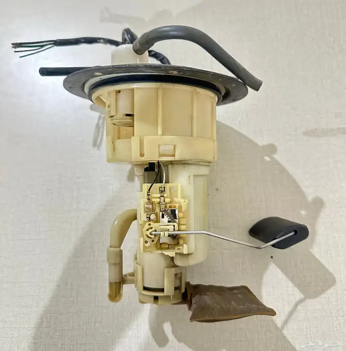 طرمبه بنزين هيونداي اكسنت موديل 2006-2011 اصليه وكاله 0