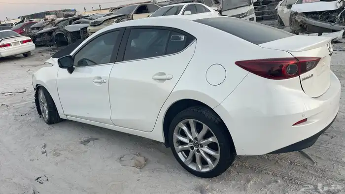 مازدا 3 2015 قطع غيار فقط السياره في البحرين 2