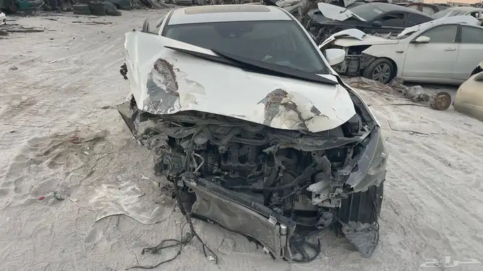 مازدا 3 2015 قطع غيار فقط السياره في البحرين 4