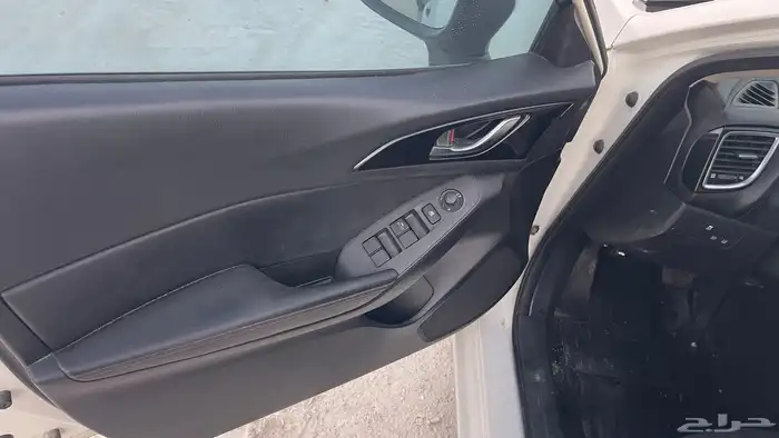 مازدا 3 2015 قطع غيار فقط السياره في البحرين 8