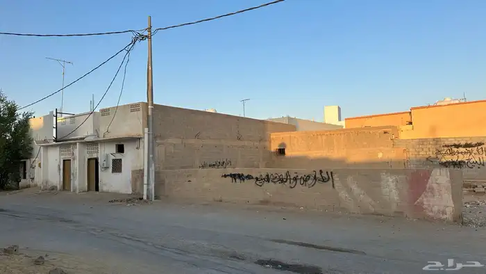 للبيع ارض و بيت في الخرج حي القطار 3