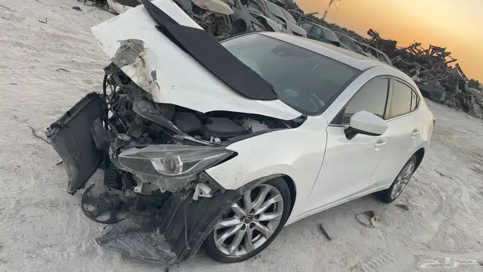 مازدا 3 2015 قطع غيار فقط السياره في البحرين 6