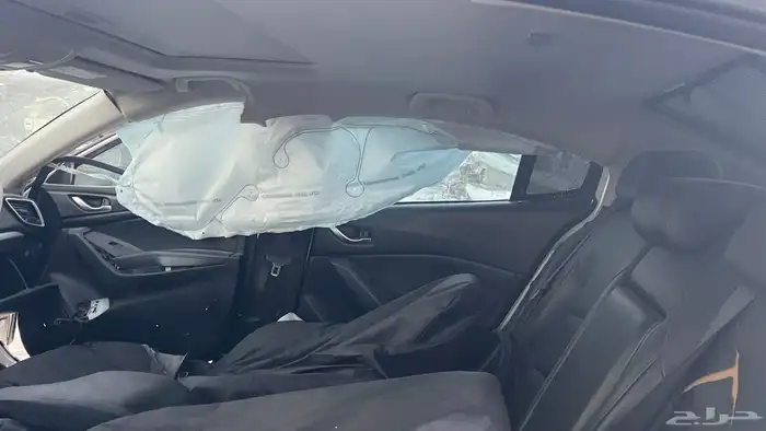 مازدا 3 2015 قطع غيار فقط السياره في البحرين 16