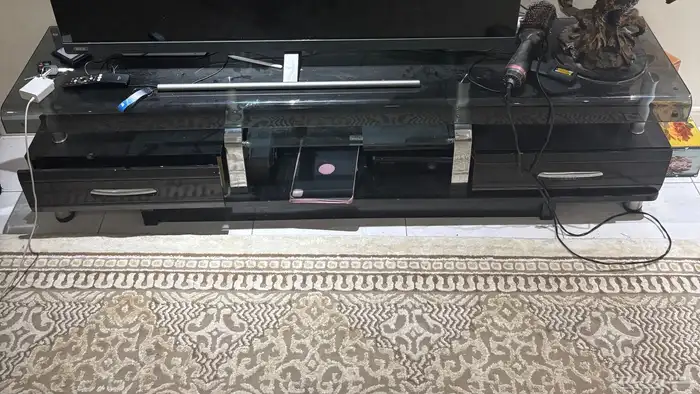 كنبات و طاولات 0