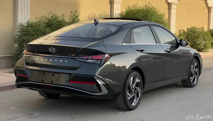 هونداي- إلنترا-2025-كمفورت- بطاقة جمركية- أصفار- بنزين 3