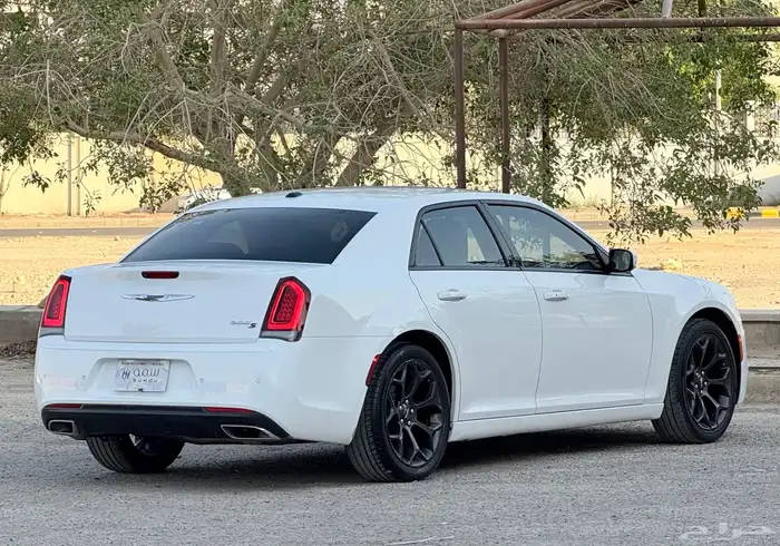 كرايزلر C300s موديل 2021 عالشرط نظيف 5