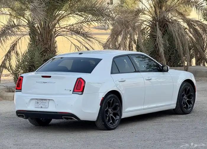 كرايزلر C300s موديل 2021 عالشرط نظيف 4