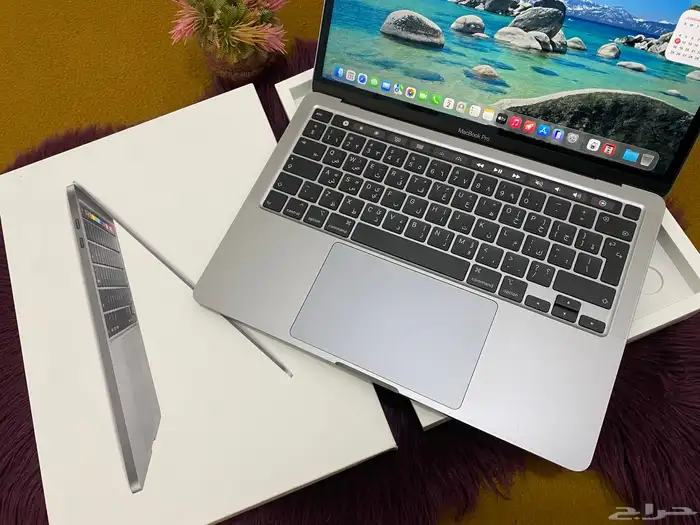 ماك بوك برو نظيف جدا 9
