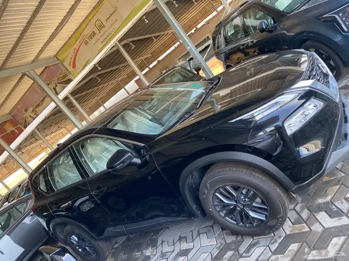 نيسان اكس تريل 5 مقاعد ستاندر 2025 1