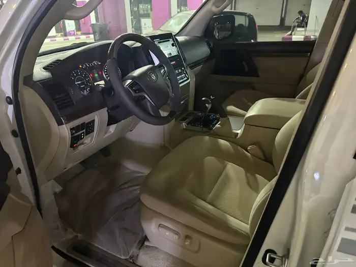 لاندكروزر 13