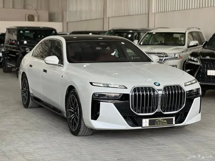 بي ام دبليو 740 موديل 2023 1