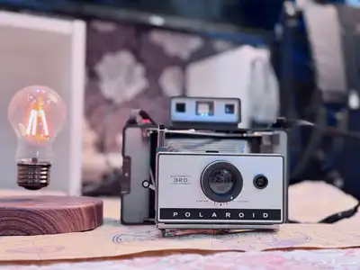 كاميرا تراثية بلورايد 320 مطويةعمرها أكثر من خمس وخمسين س index