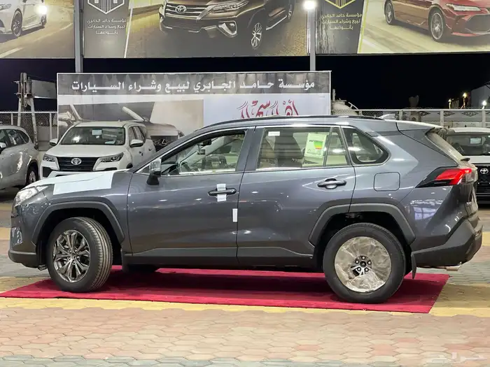 تويوتا   راف فور XLE بنزين فتحة 2024 جديد سعودي 112.000شامل 6